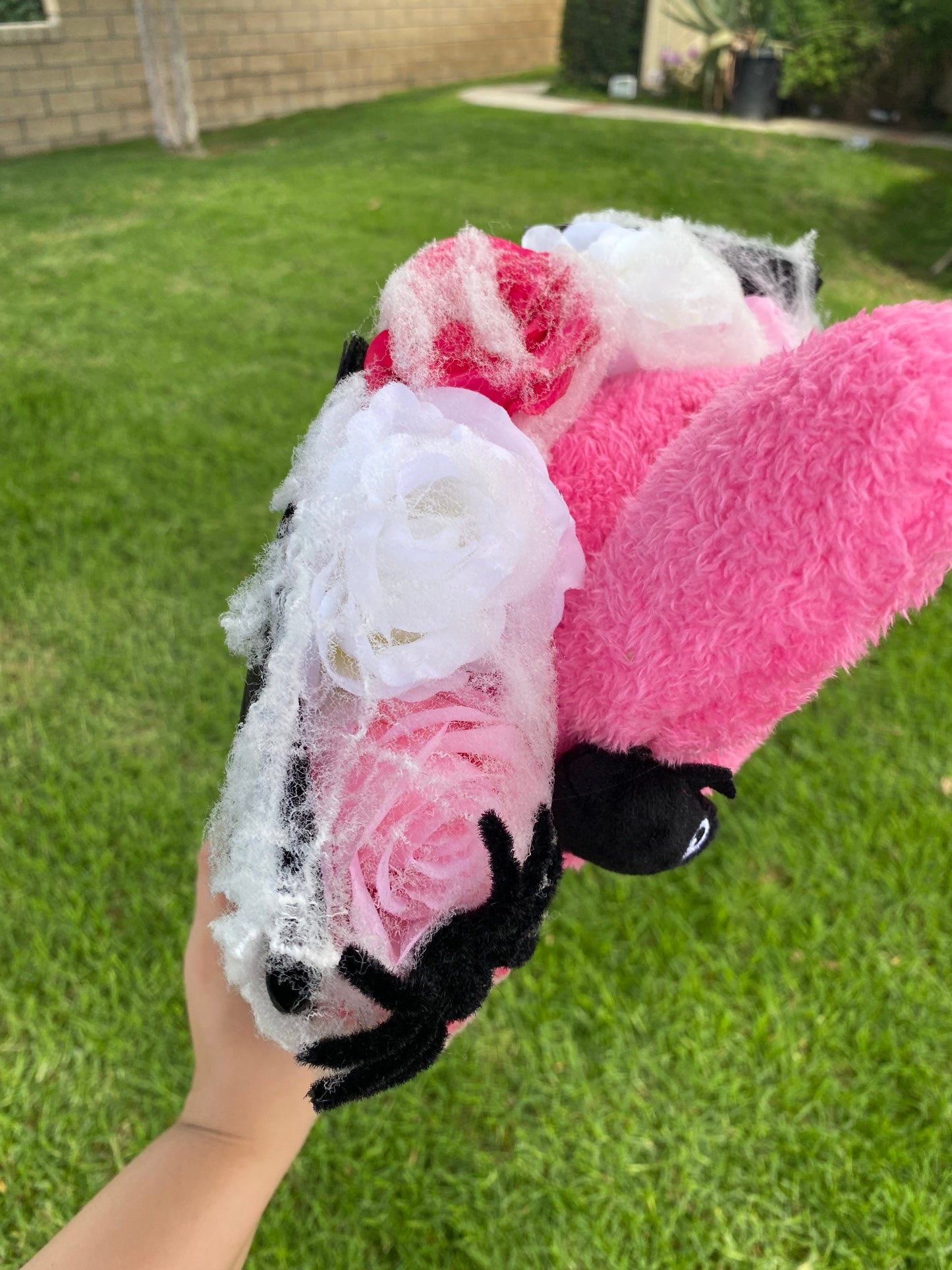 spider spooky pink big artificial bouquet