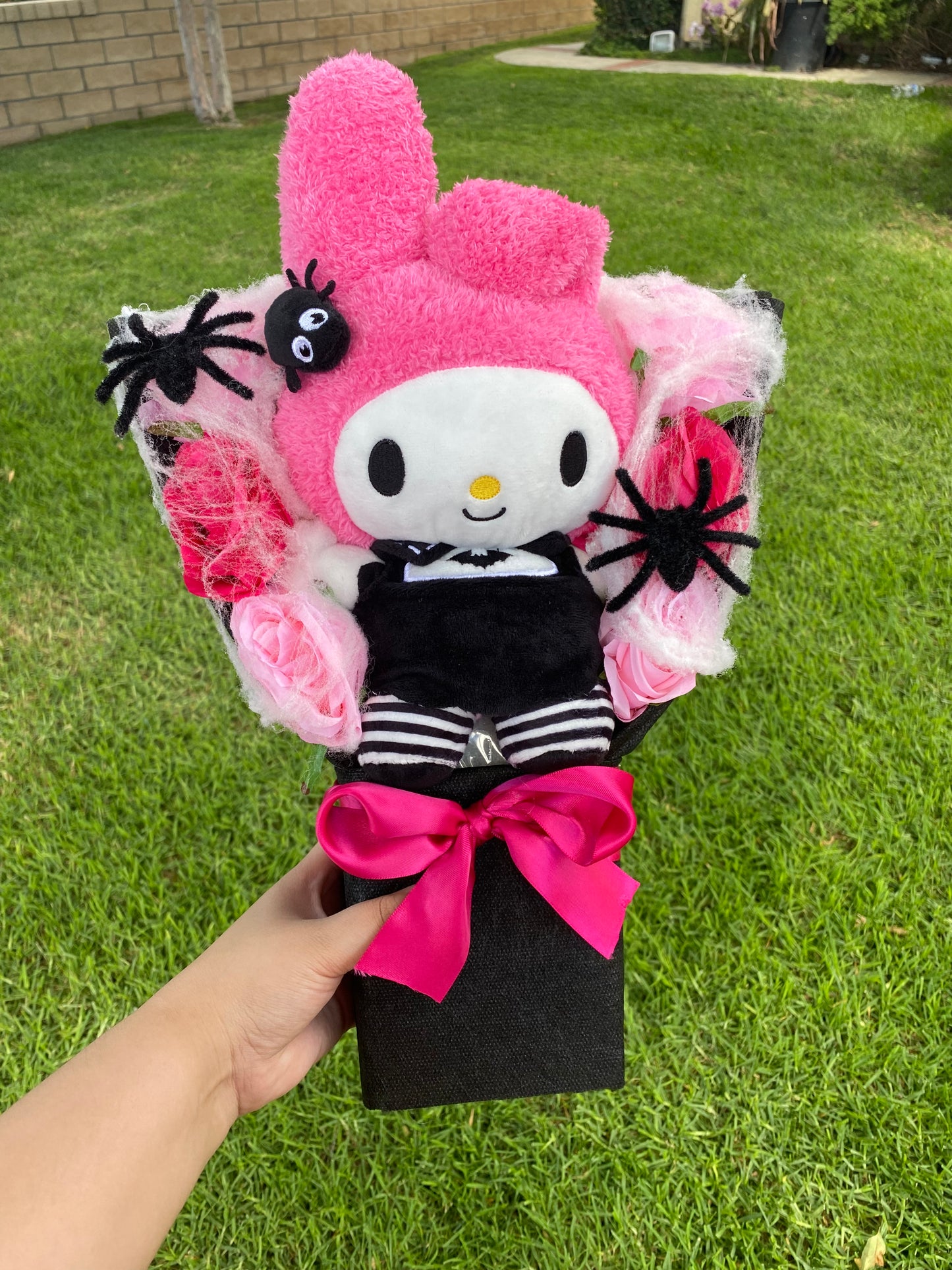 spider spooky pink big artificial bouquet