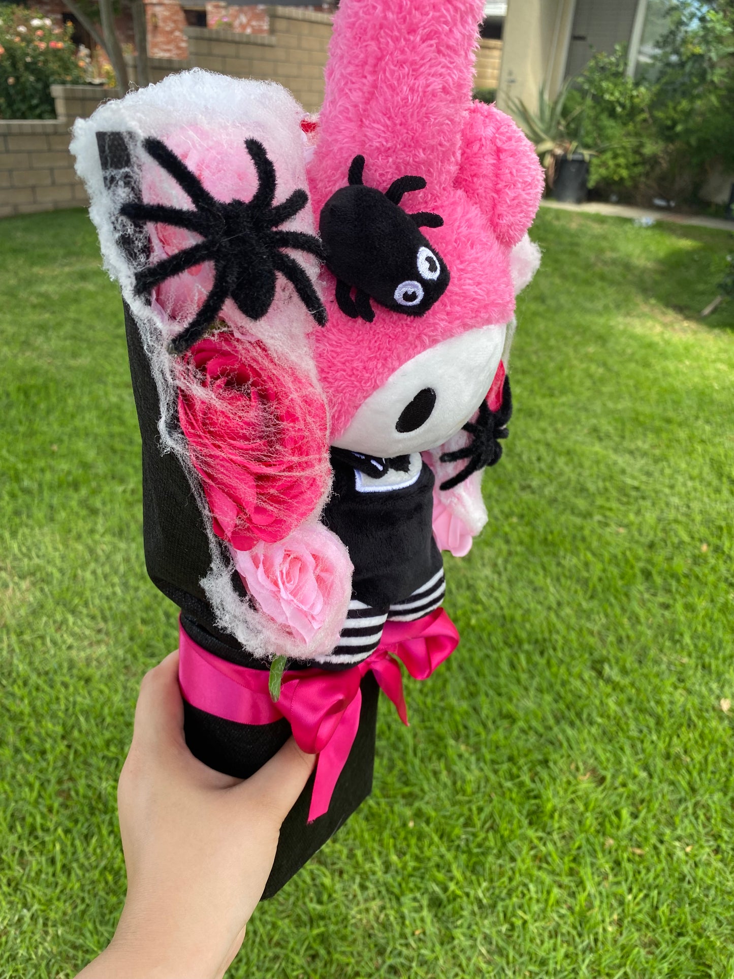 spider spooky pink big artificial bouquet